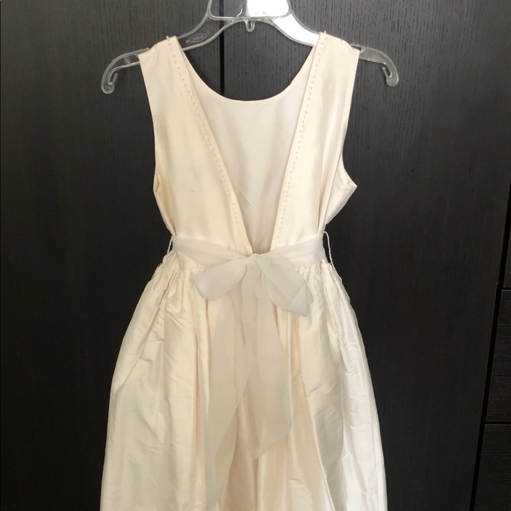 Isabel Garreton Flower Girl dress. Size 8 in ivory taffeta.